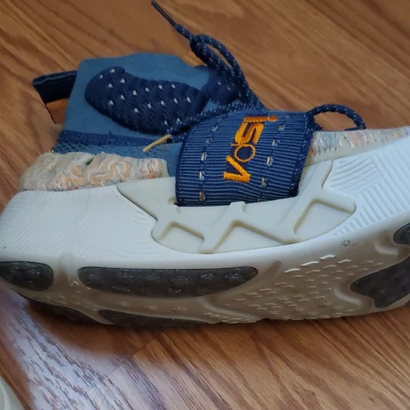 Nike Blue and Beige Athletic Sneakers - Picture 4 of 5